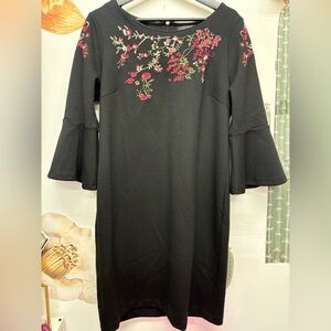 SPENSE Embroidered Midi Black Dress